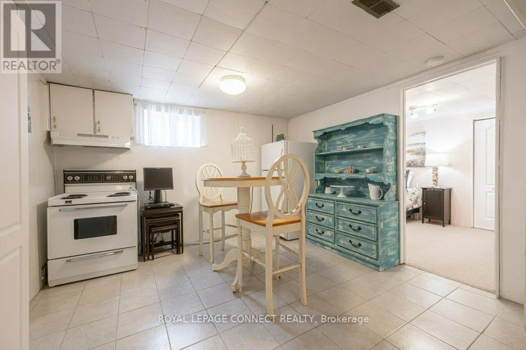 2 AILSA CRAIG COURT