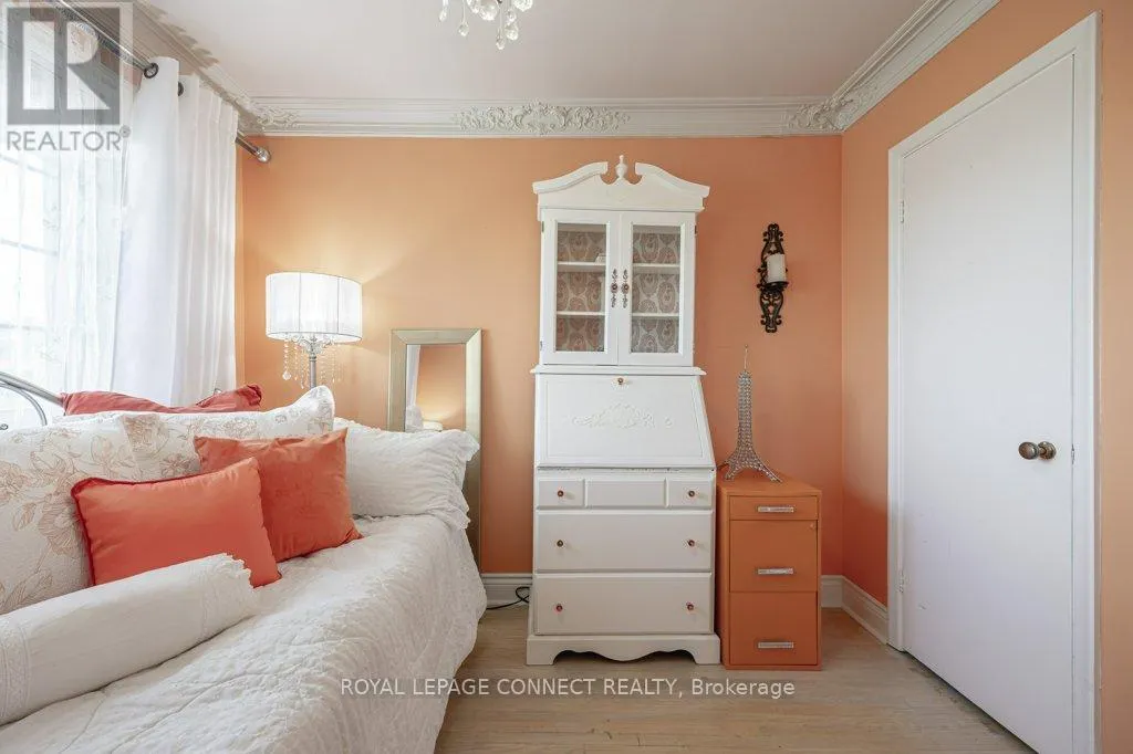 2 AILSA CRAIG COURT