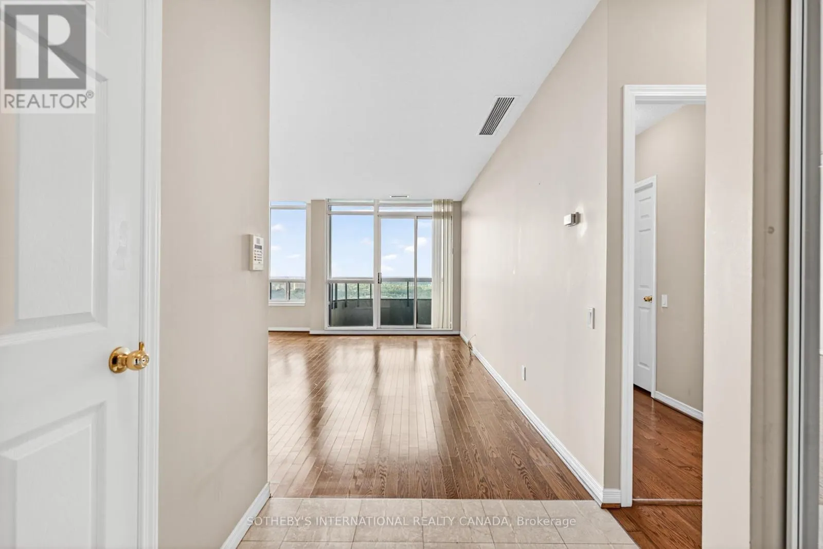 PH101 - 8 HILLCREST AVENUE