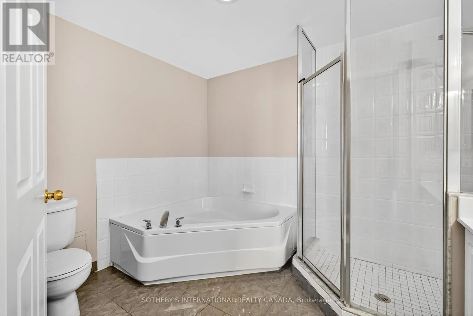 PH101 - 8 HILLCREST AVENUE