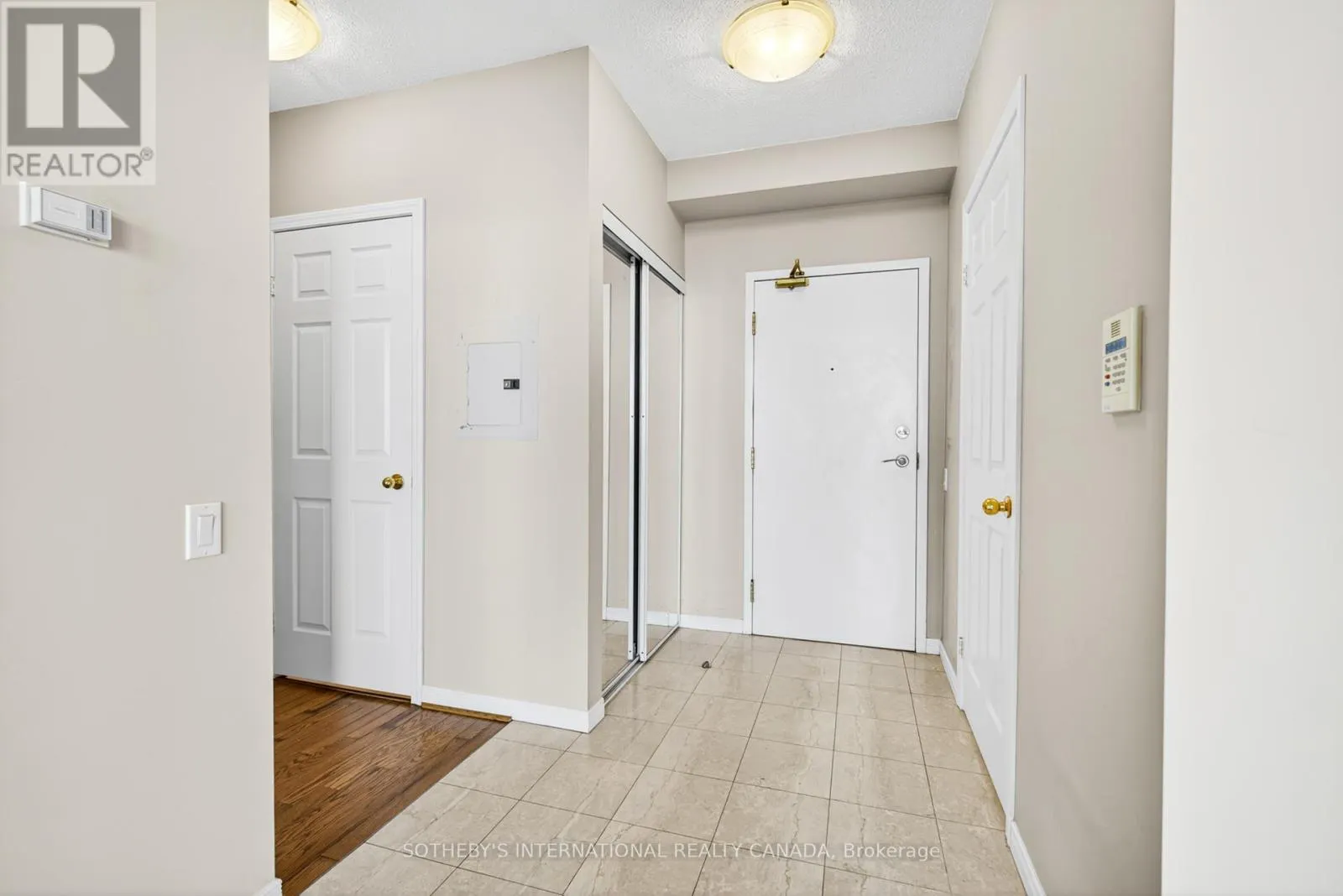 PH101 - 8 HILLCREST AVENUE