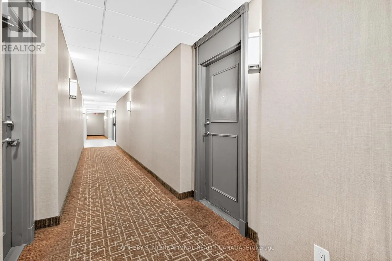PH101 - 8 HILLCREST AVENUE