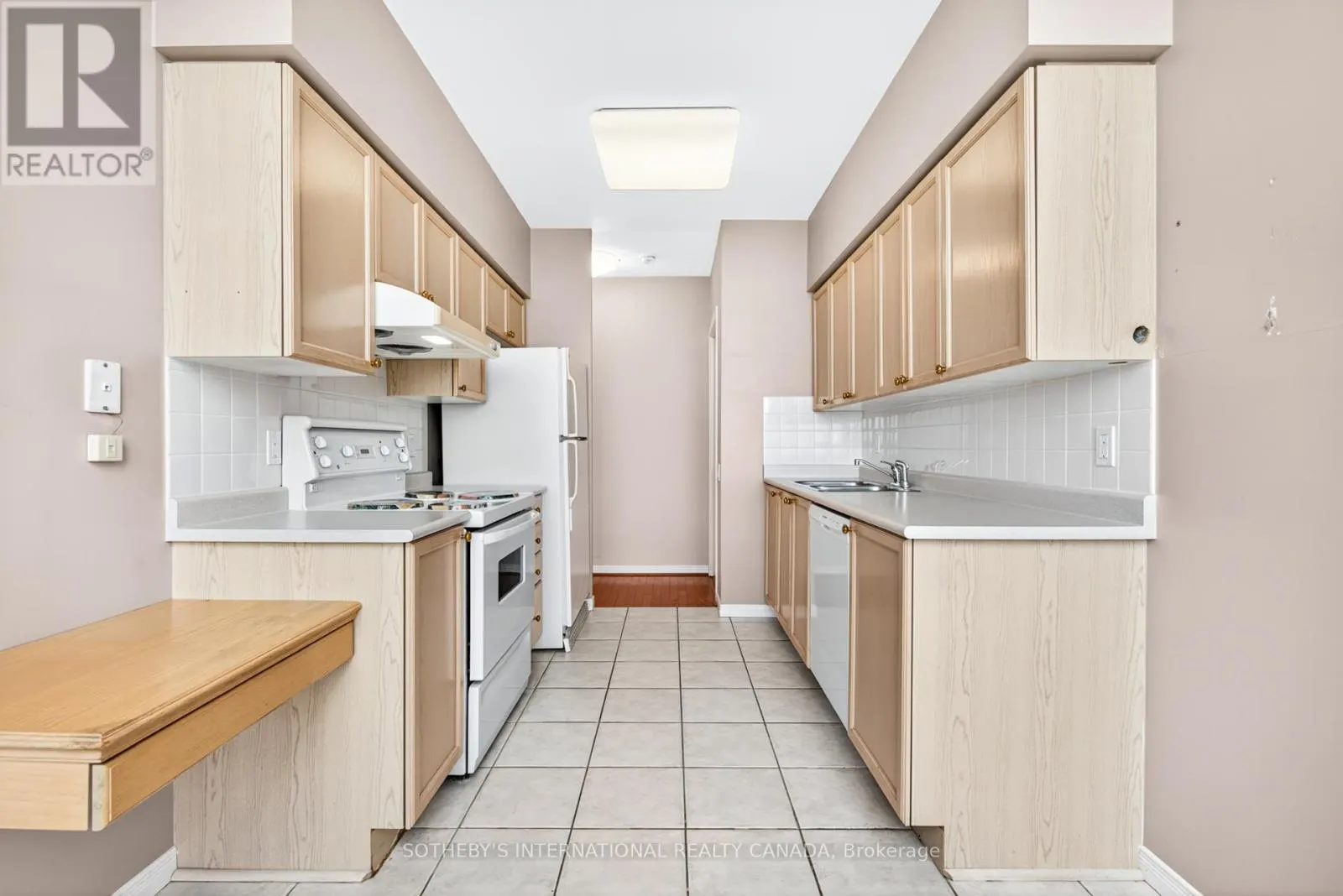PH101 - 8 HILLCREST AVENUE