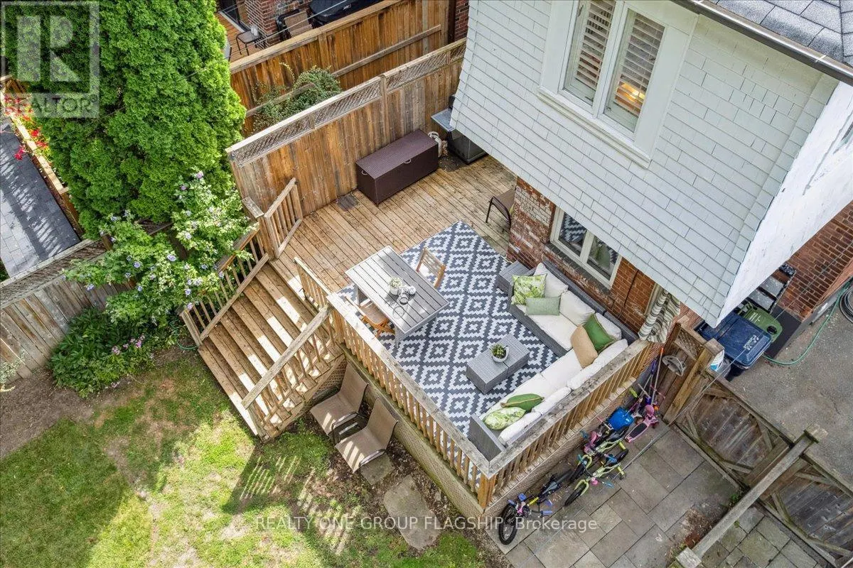 466 ST CLEMENTS AVENUE