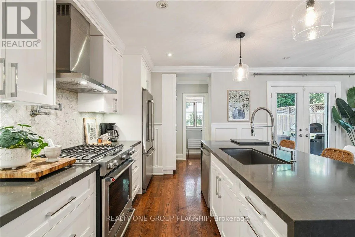 466 ST CLEMENTS AVENUE