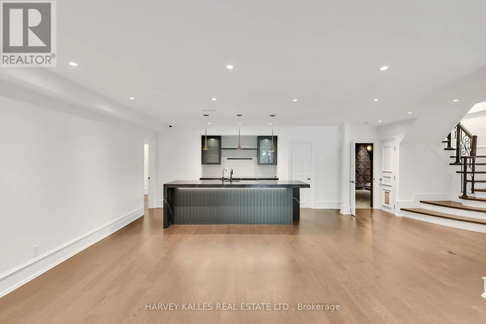 113 COLDSTREAM AVENUE