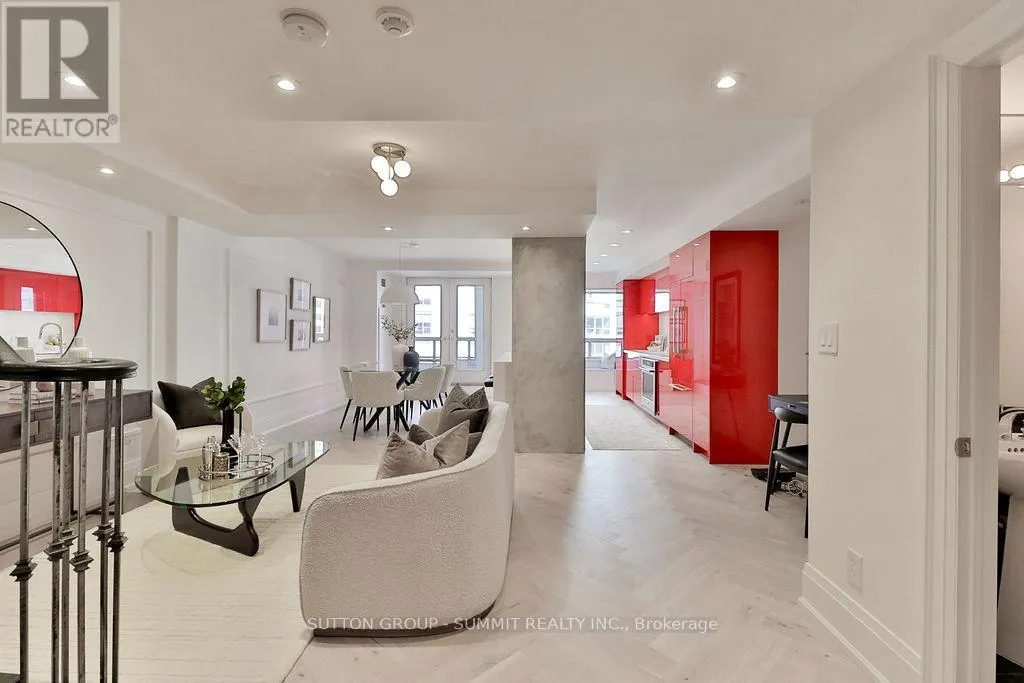 PH07 - 102 BLOOR STREET W