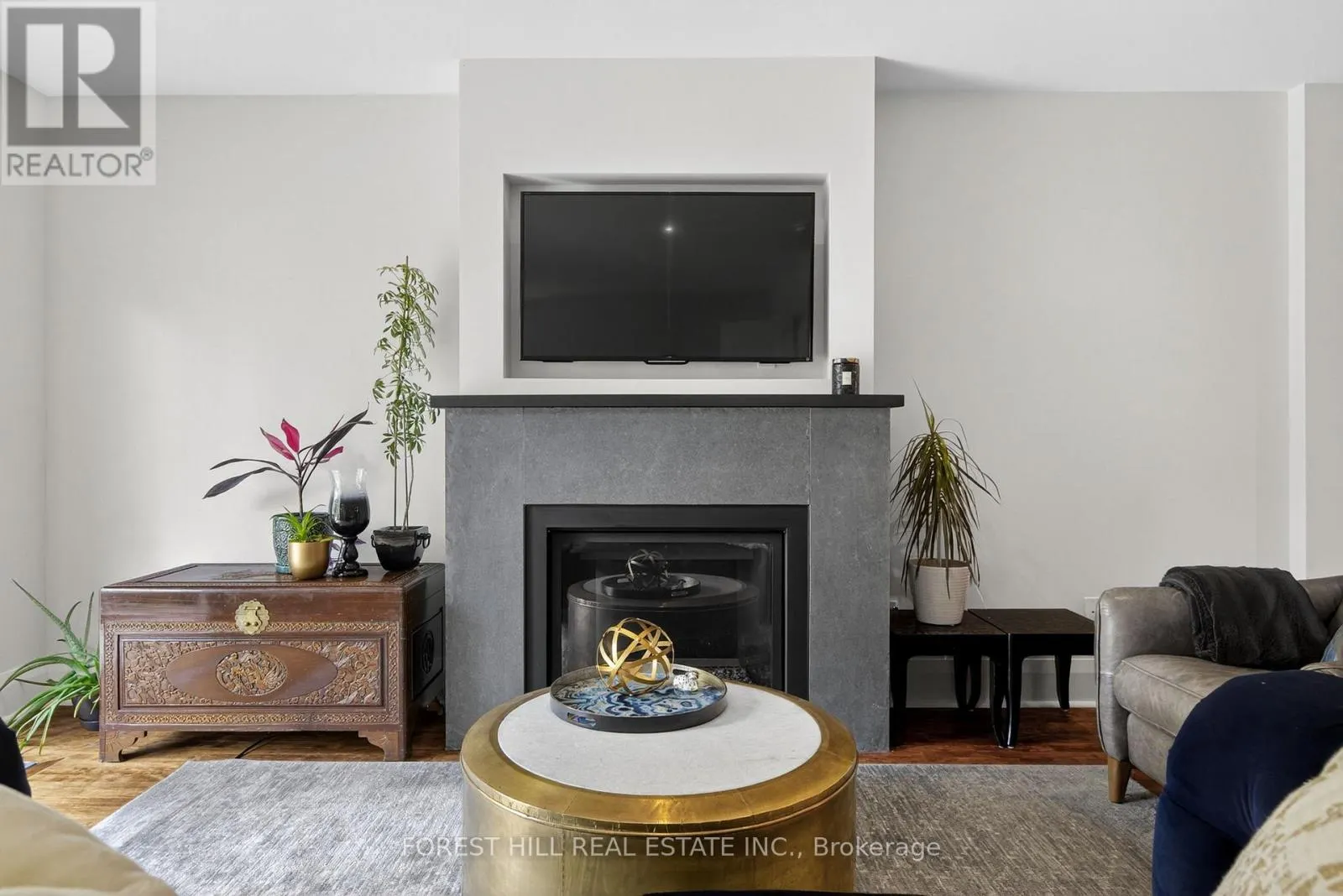 82 PINEWOOD AVENUE