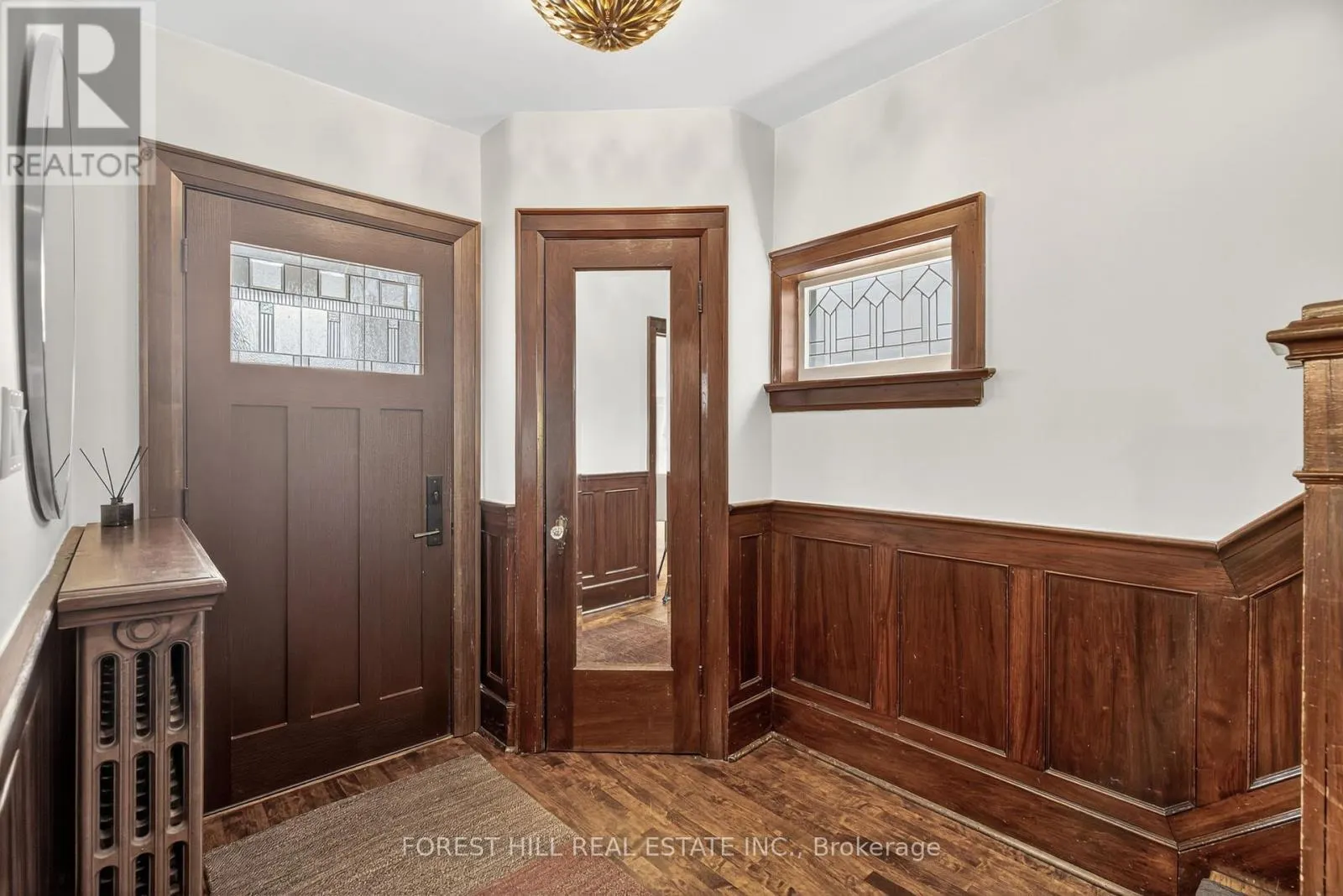 82 PINEWOOD AVENUE