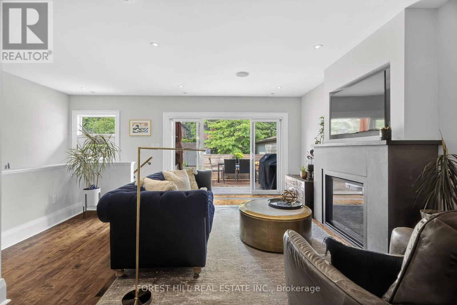 82 PINEWOOD AVENUE
