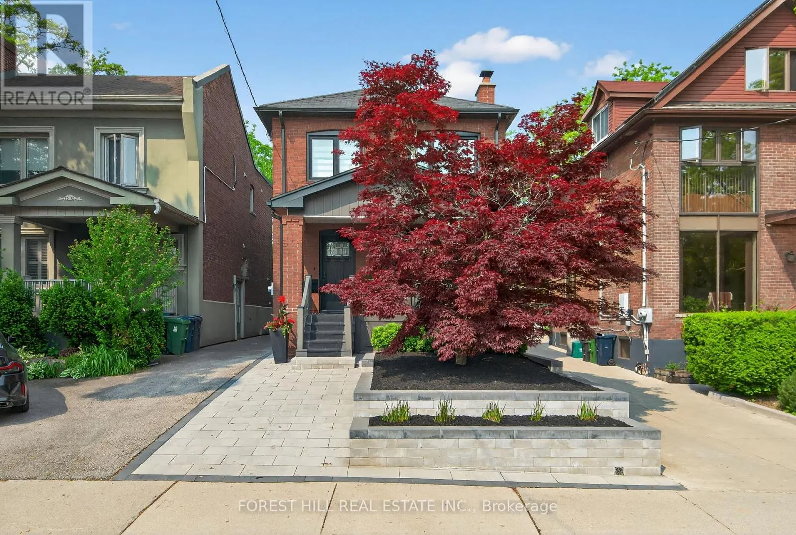 82 PINEWOOD AVENUE