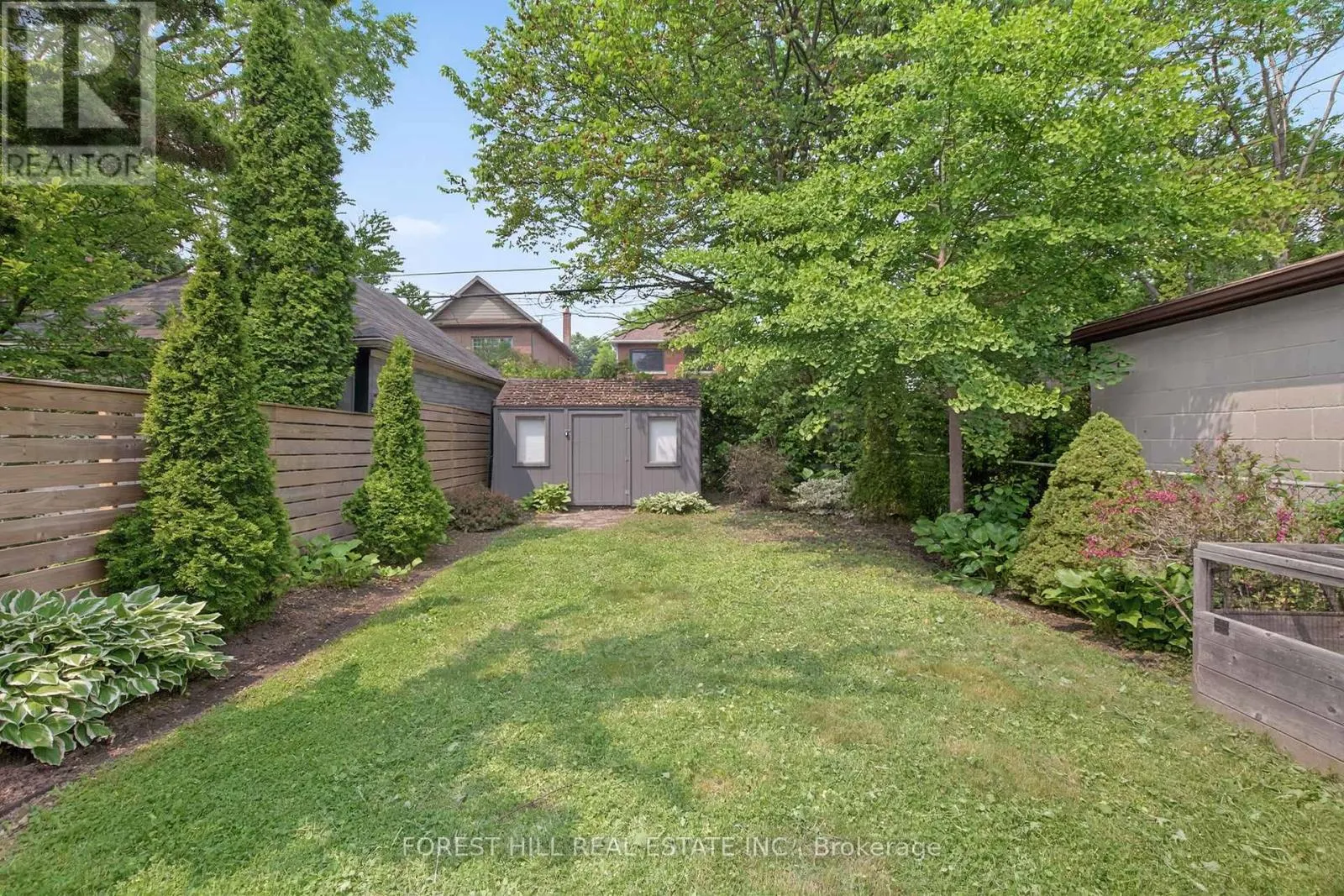 82 PINEWOOD AVENUE