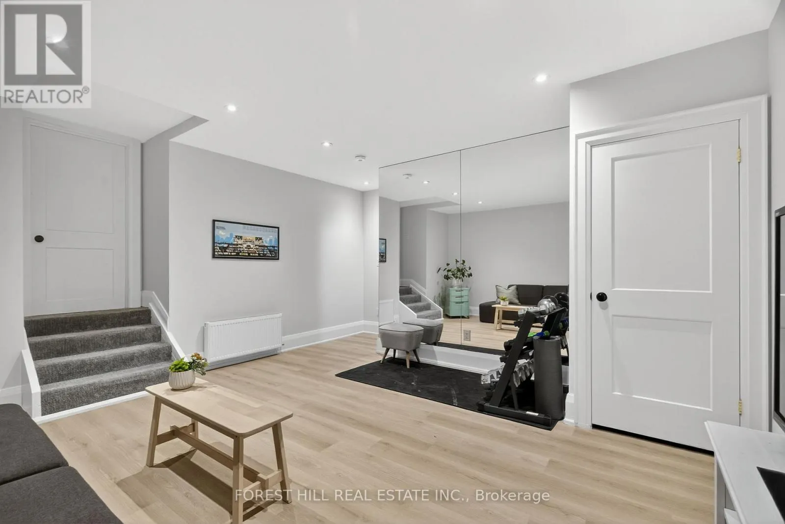 82 PINEWOOD AVENUE