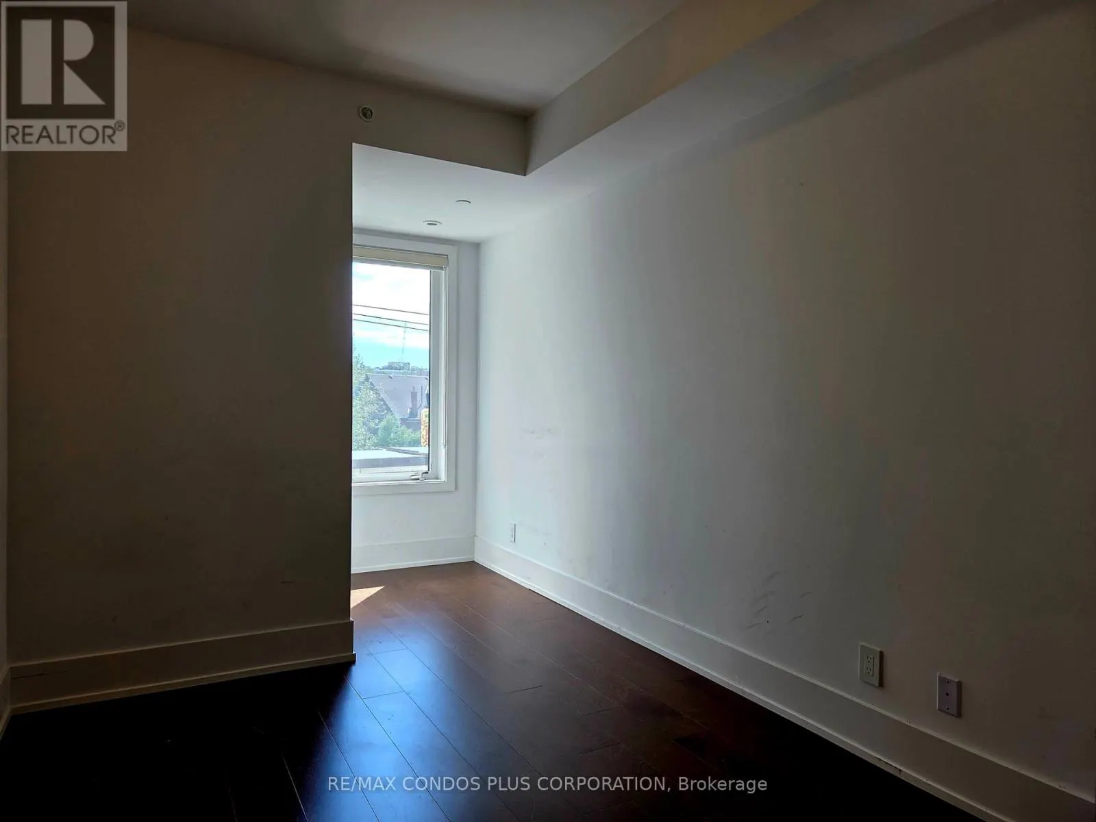 9 - 270 DAVENPORT ROAD