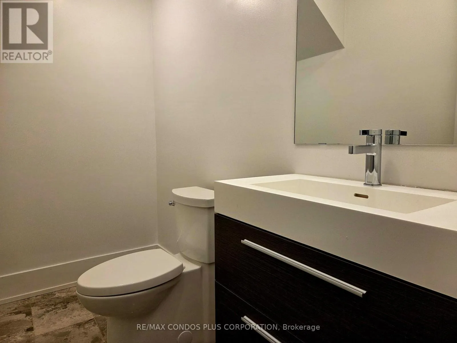 9 - 270 DAVENPORT ROAD