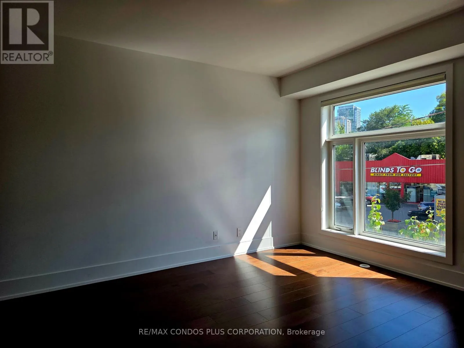 9 - 270 DAVENPORT ROAD