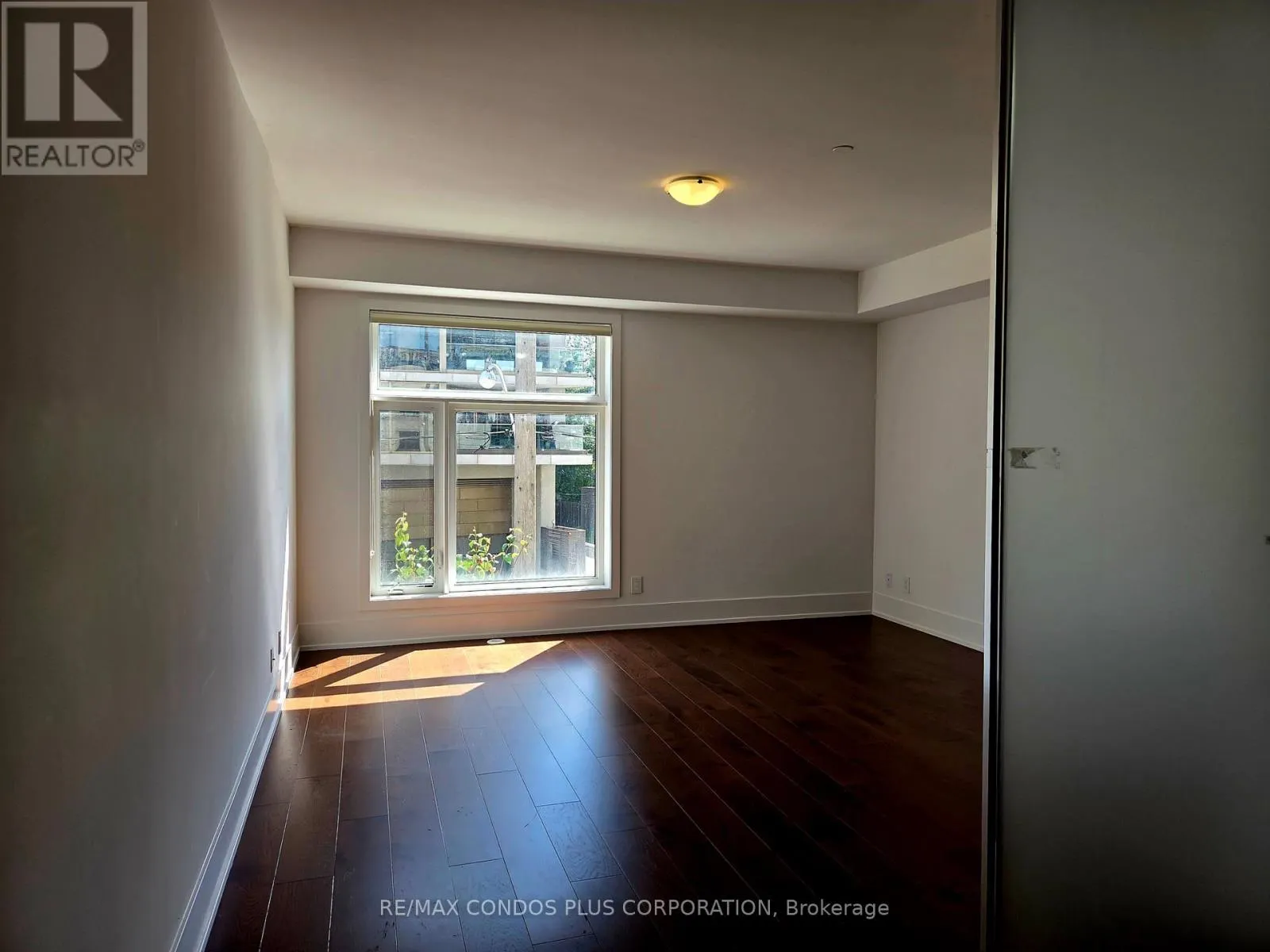 9 - 270 DAVENPORT ROAD