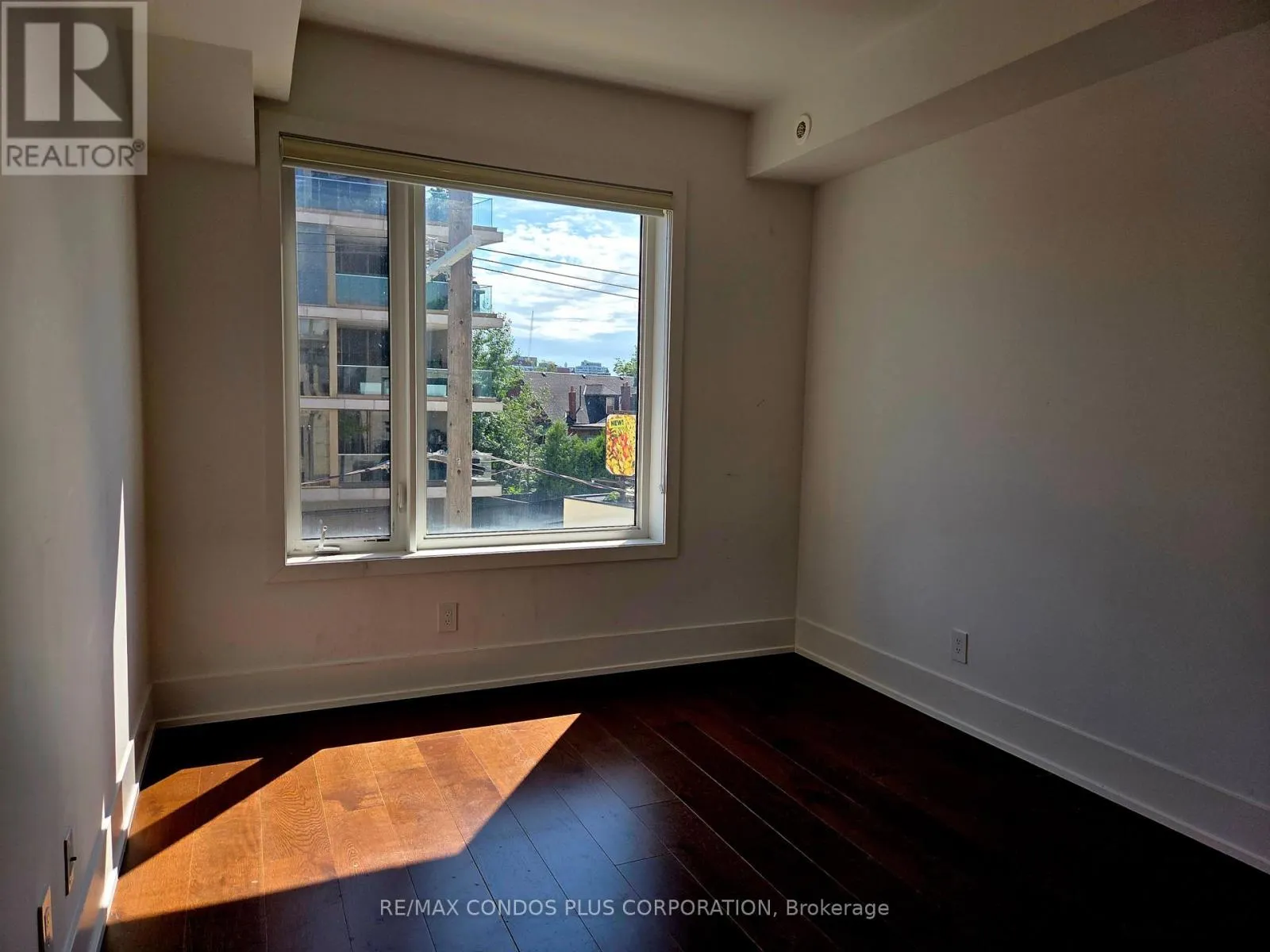 9 - 270 DAVENPORT ROAD