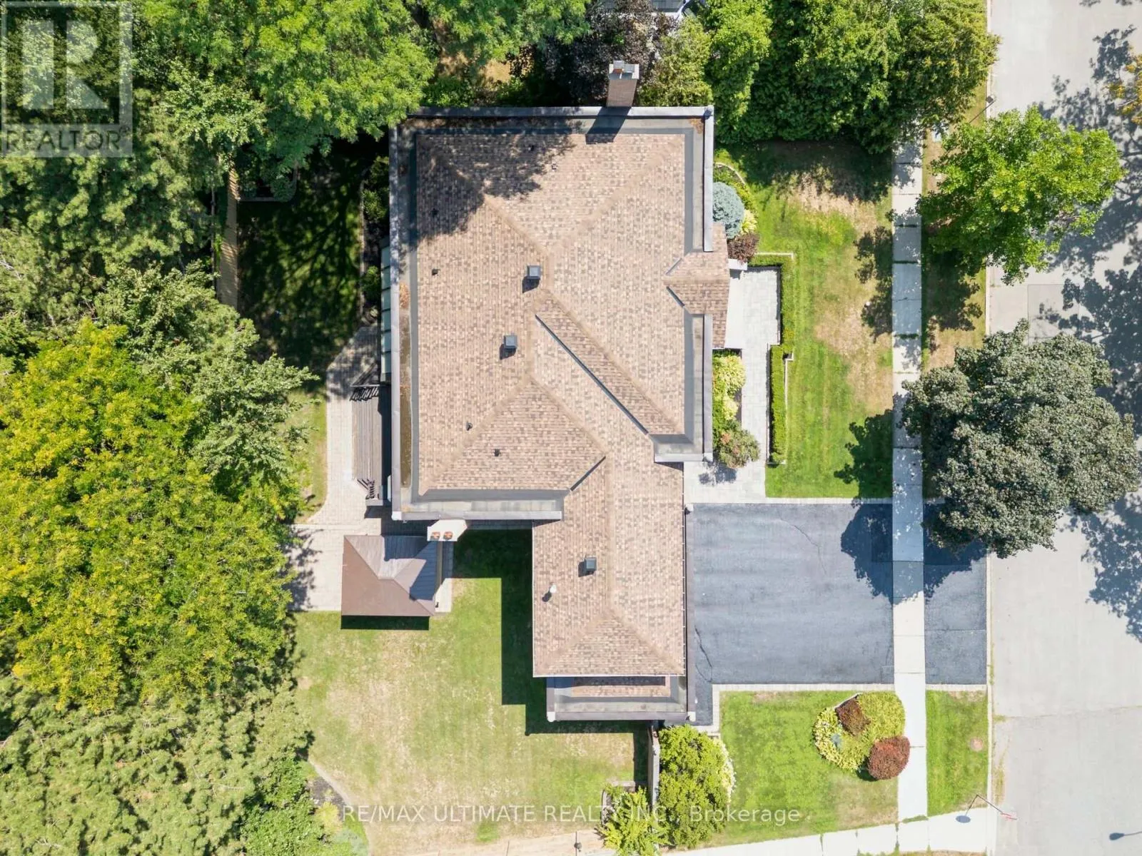 1 VERSAILLES COURT