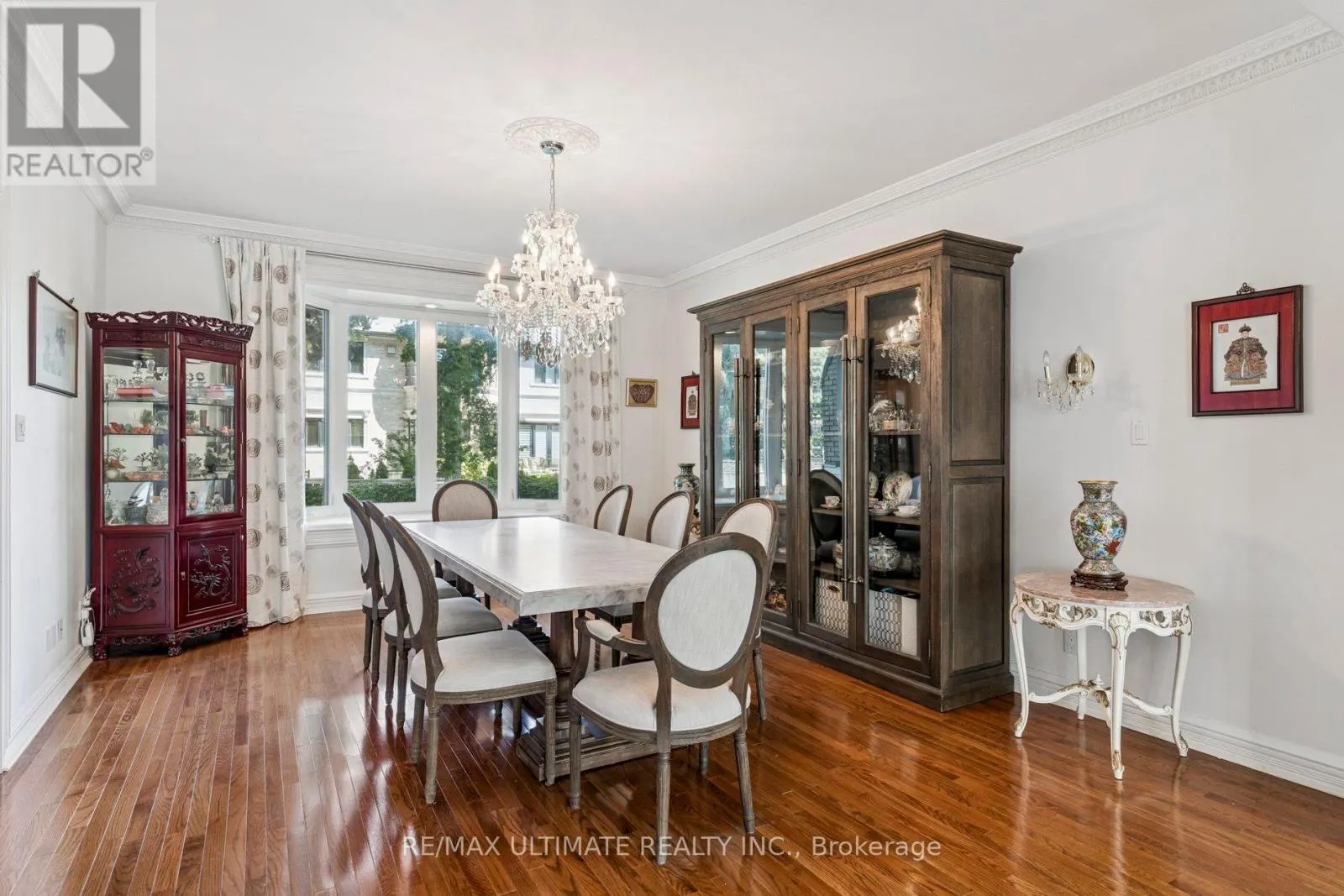 1 VERSAILLES COURT
