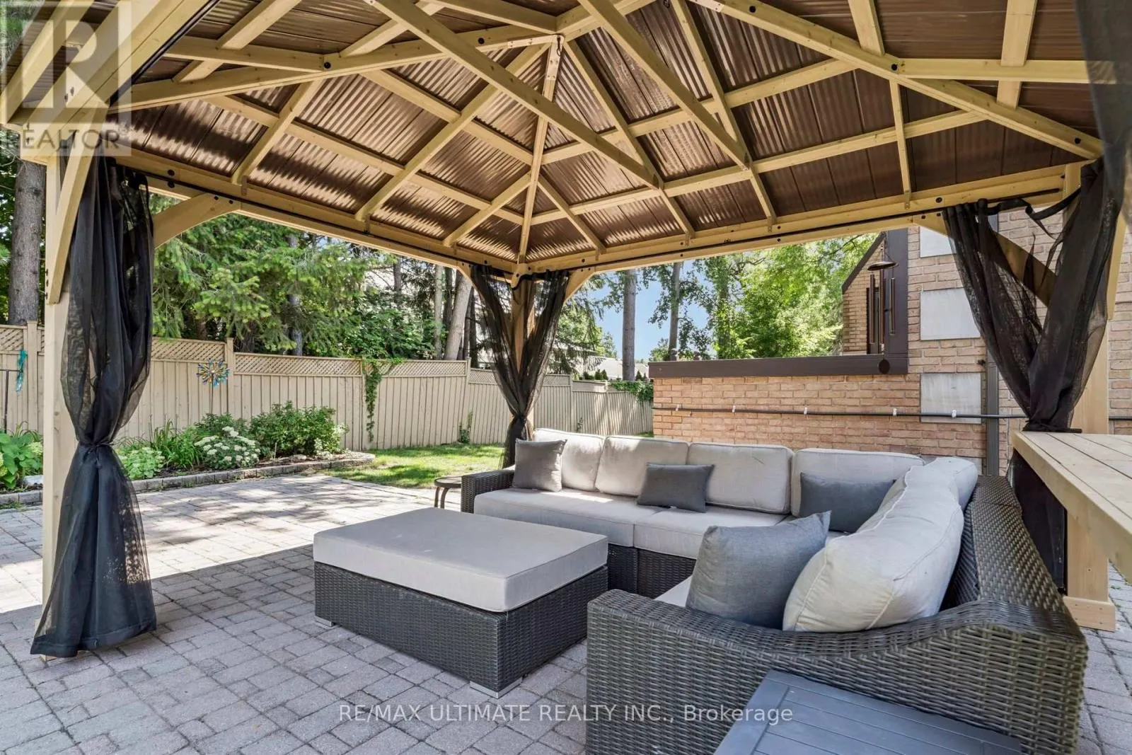 1 VERSAILLES COURT