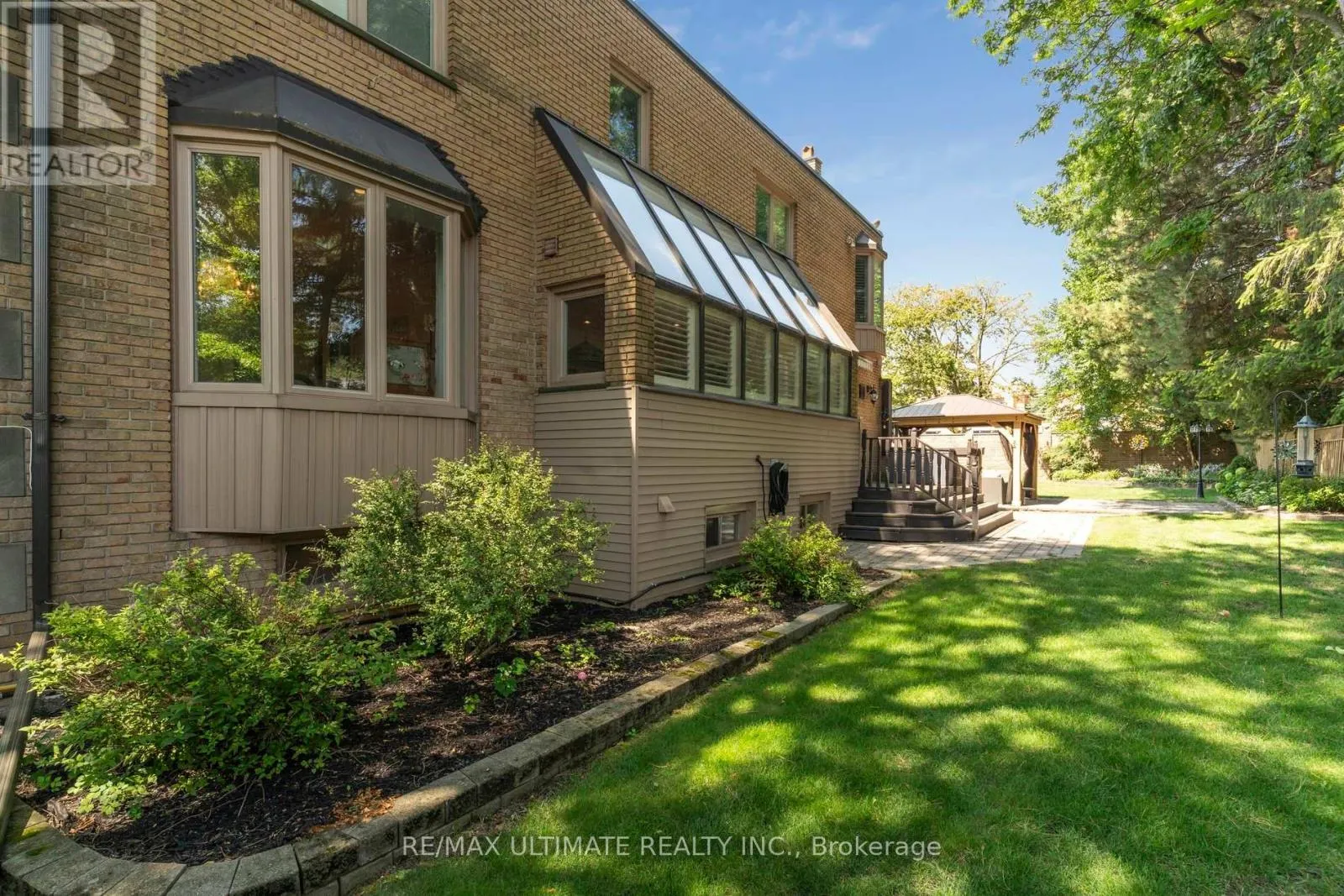 1 VERSAILLES COURT