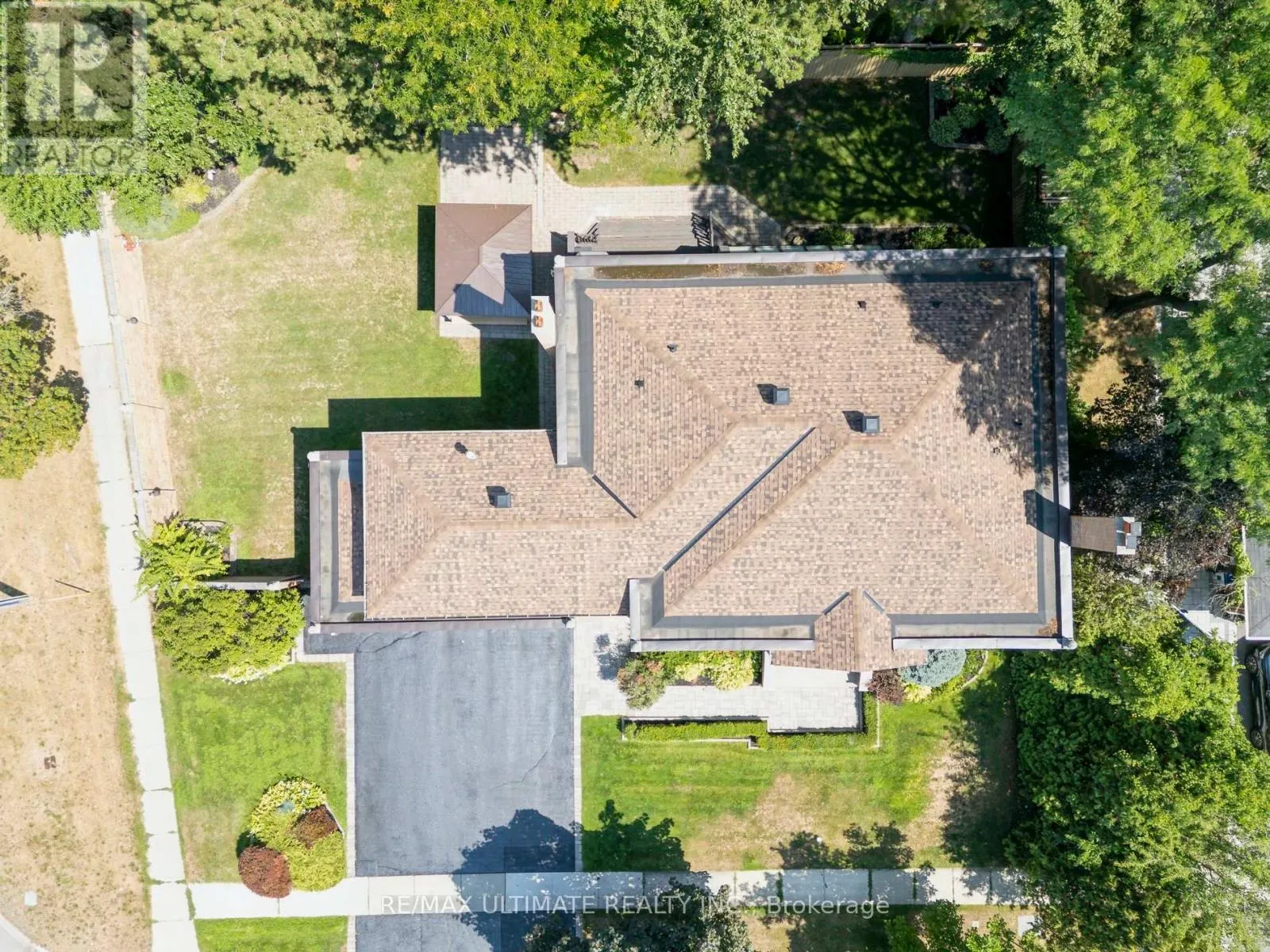 1 VERSAILLES COURT