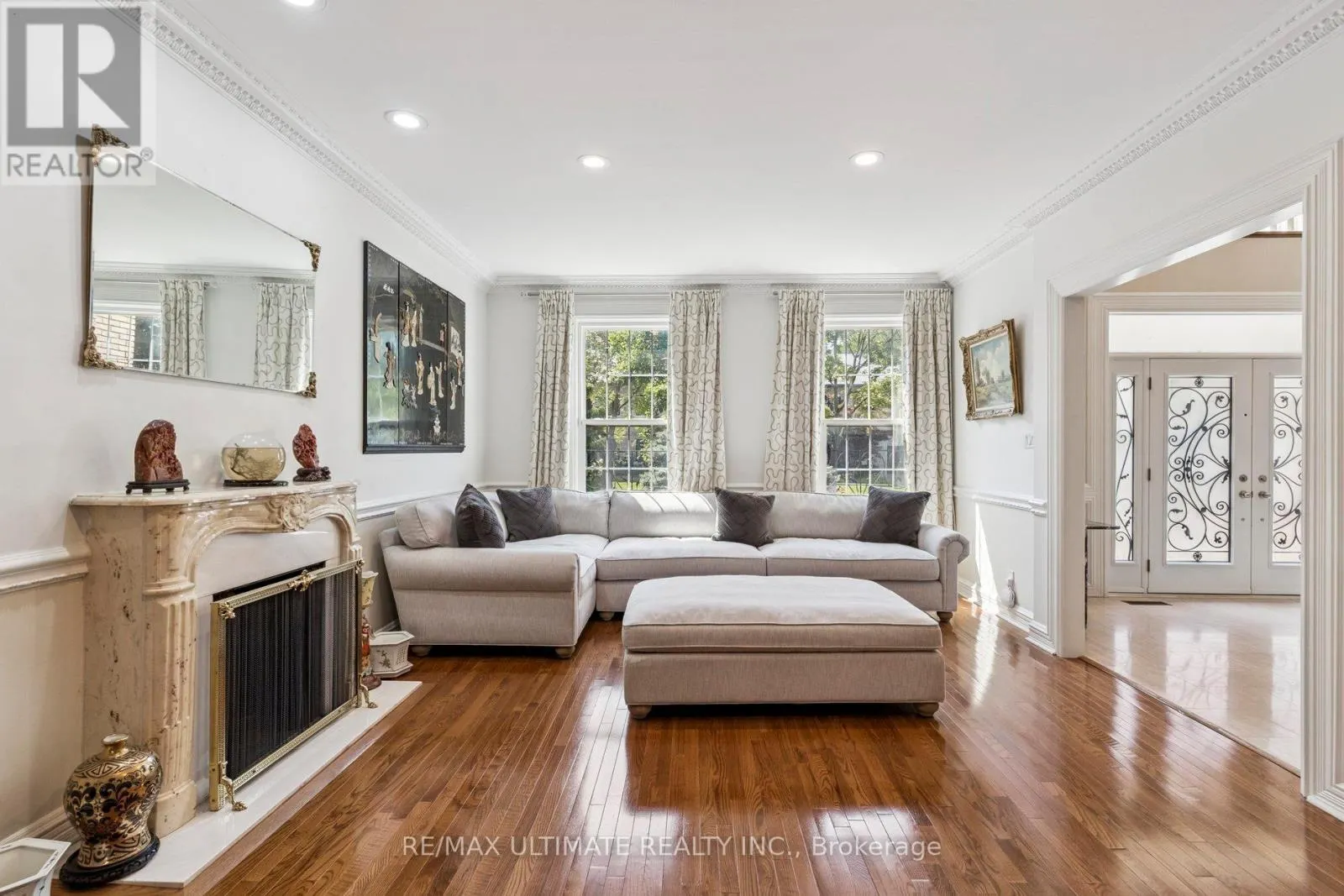 1 VERSAILLES COURT