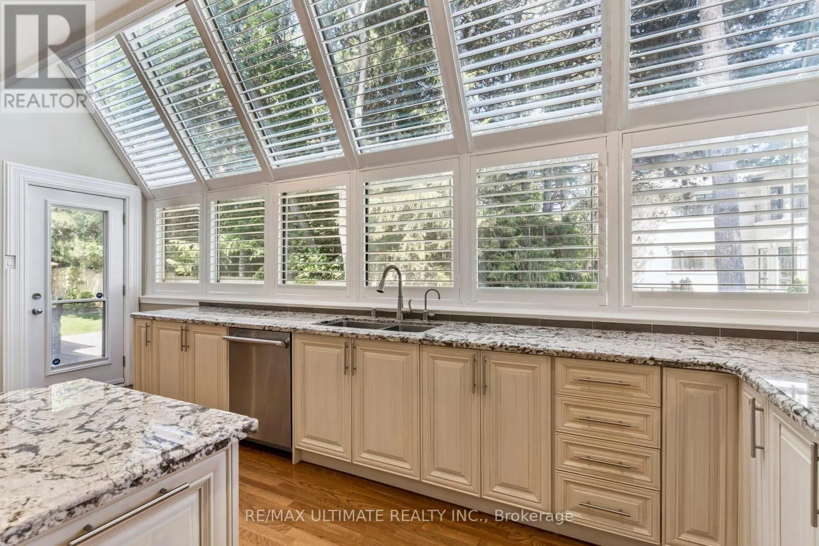 1 VERSAILLES COURT