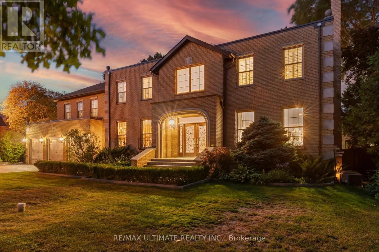 1 VERSAILLES COURT