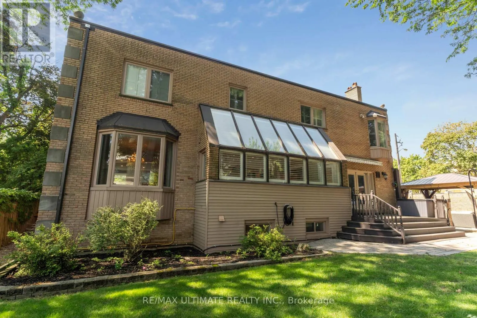 1 VERSAILLES COURT
