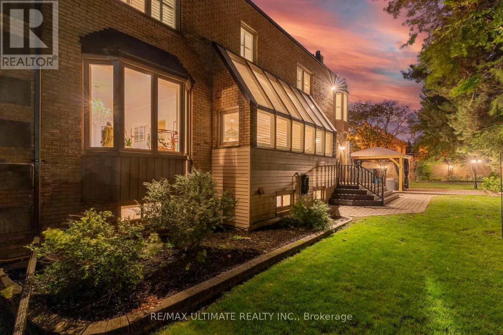 1 VERSAILLES COURT