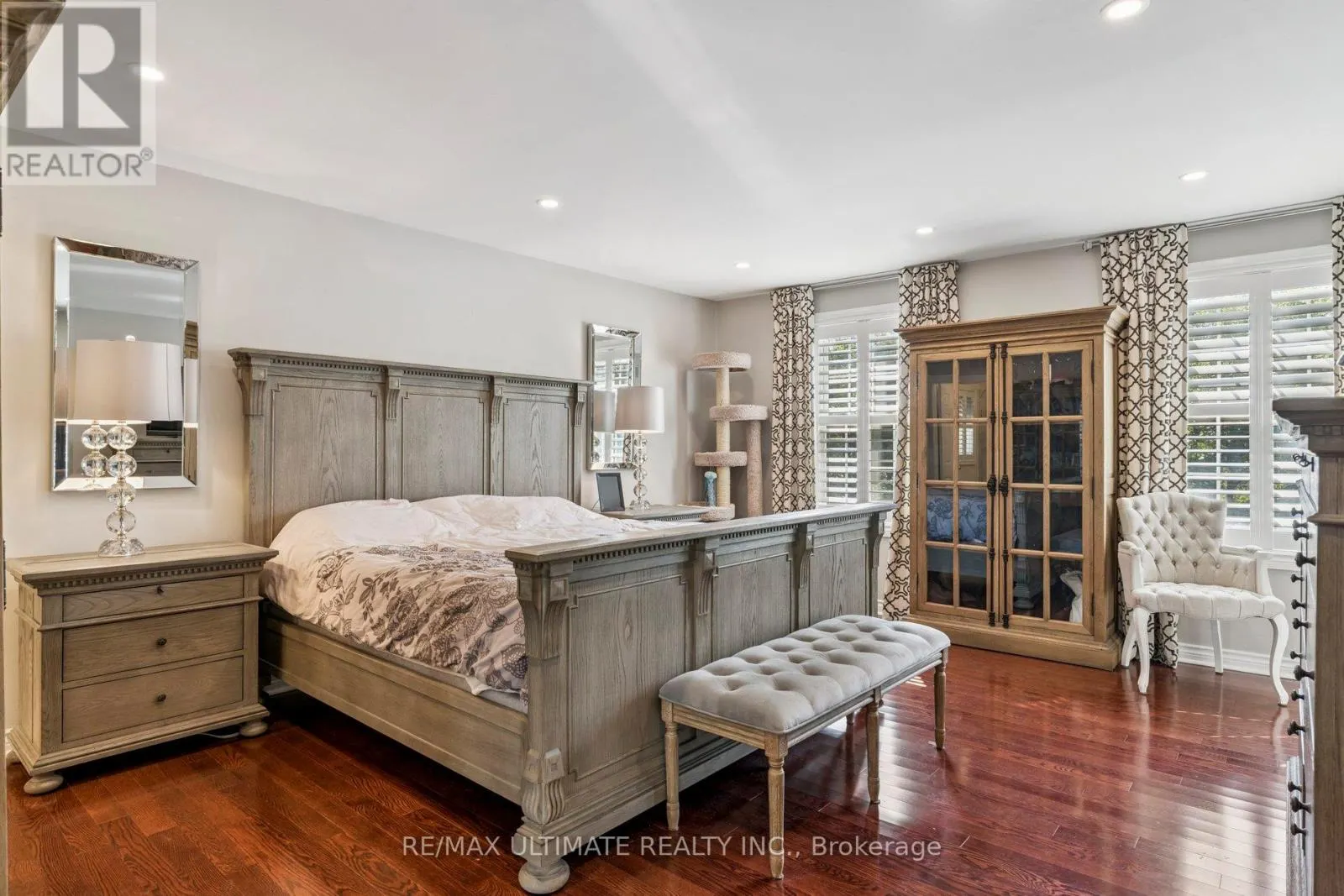 1 VERSAILLES COURT