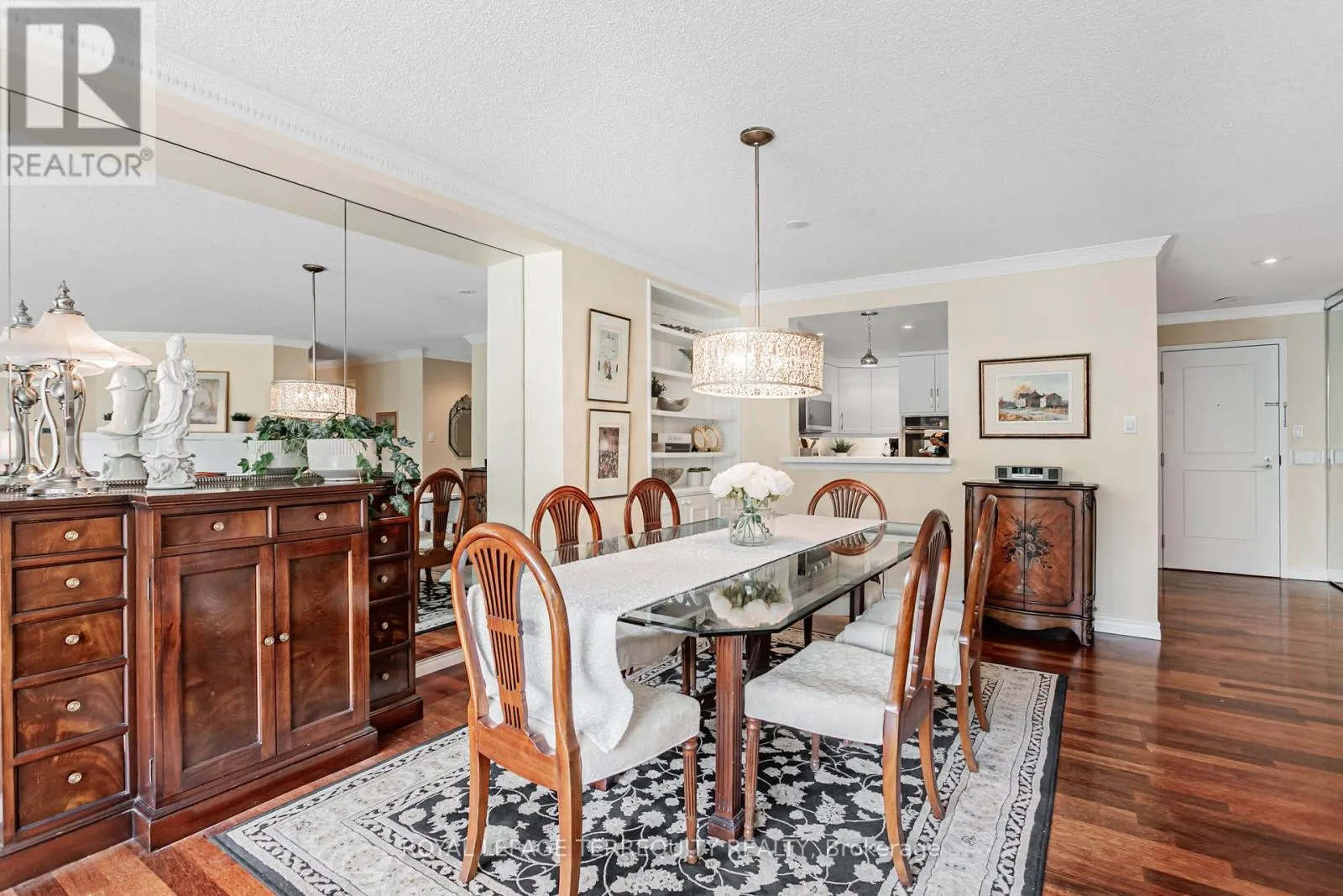 605 - 225 DAVENPORT ROAD