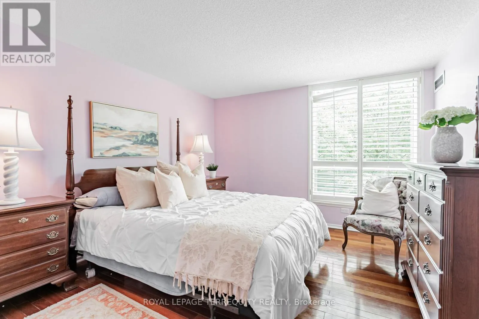 605 - 225 DAVENPORT ROAD