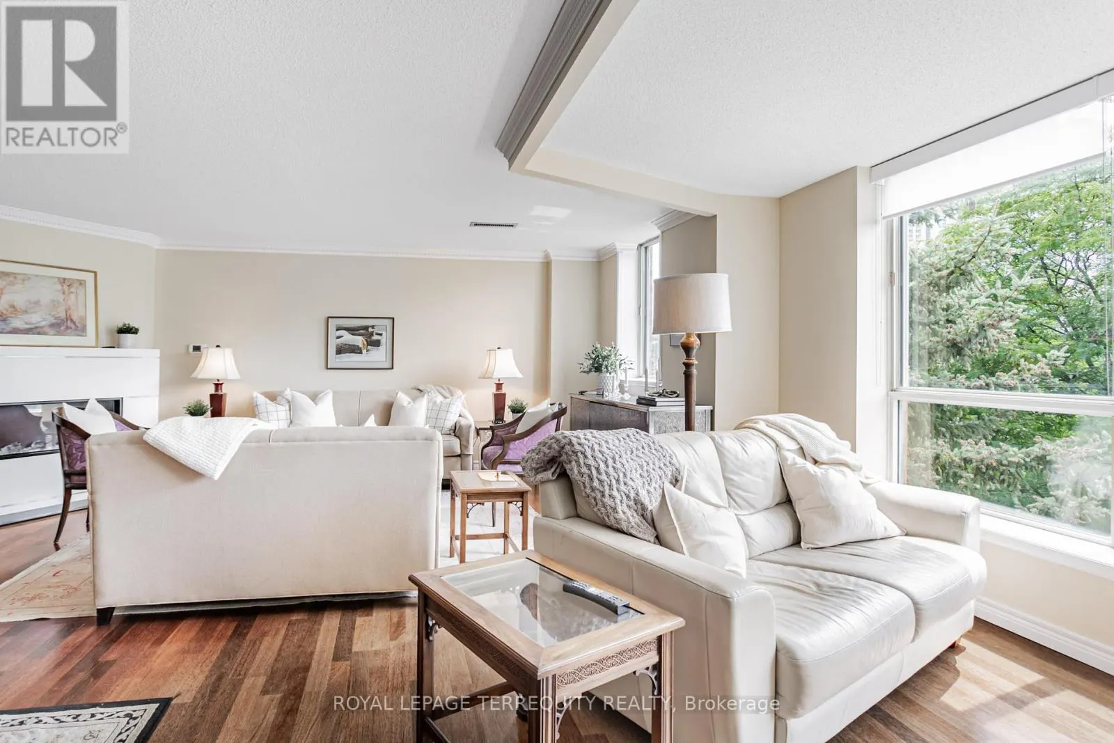 605 - 225 DAVENPORT ROAD