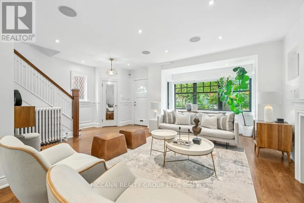 16 CHUDLEIGH AVENUE