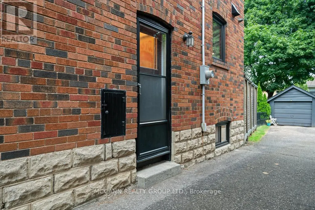 16 CHUDLEIGH AVENUE