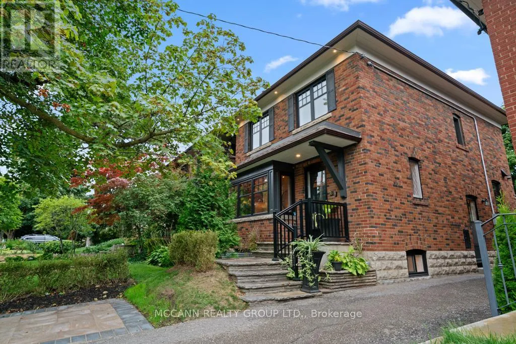 16 CHUDLEIGH AVENUE