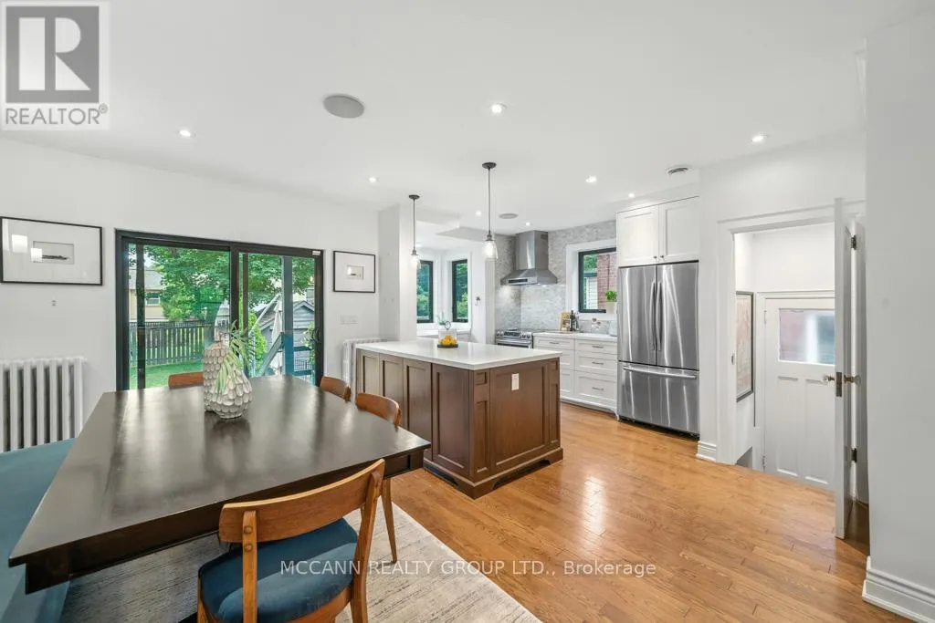 16 CHUDLEIGH AVENUE