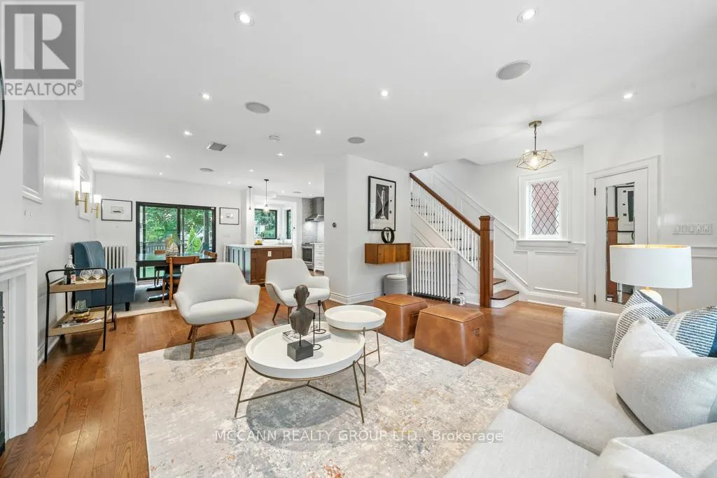 16 CHUDLEIGH AVENUE