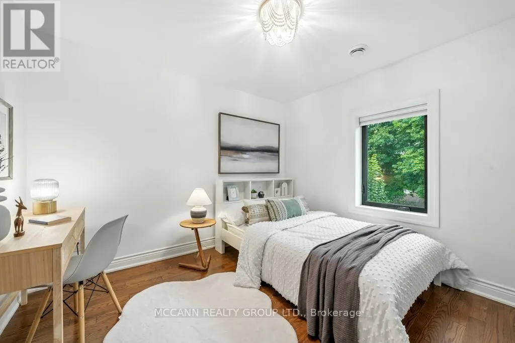 16 CHUDLEIGH AVENUE