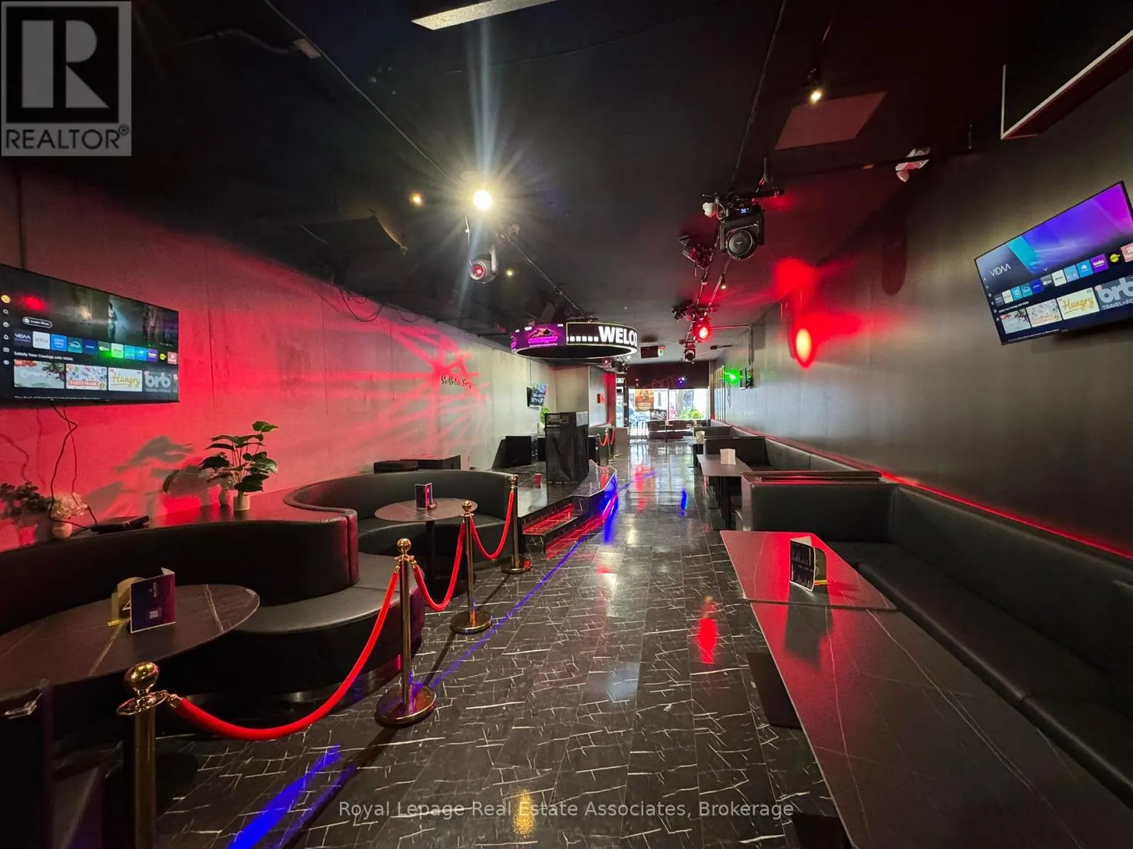 560 QUEEN STREET W