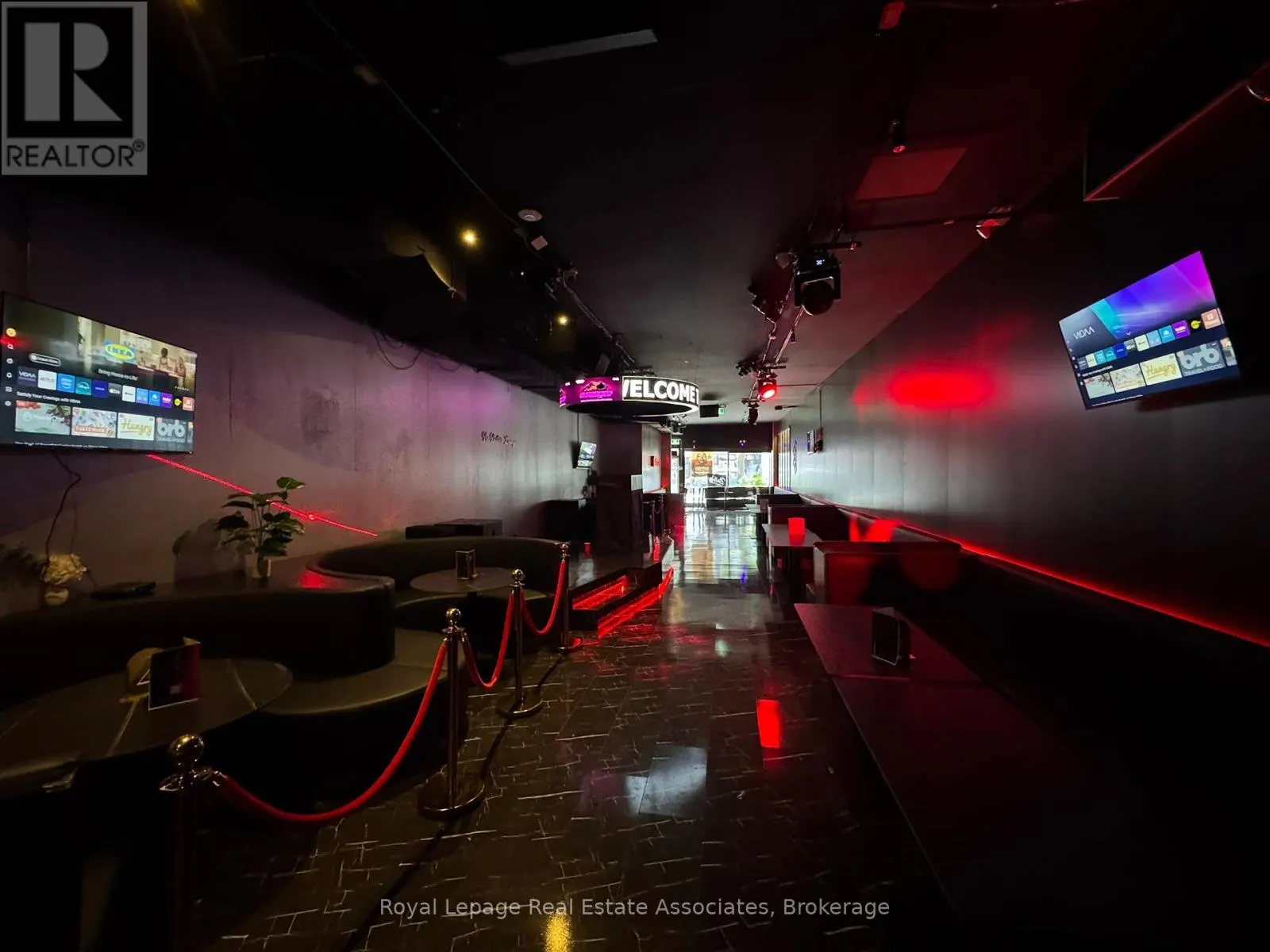 560 QUEEN STREET W