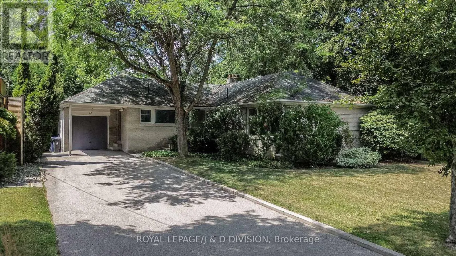 10 CAMPBELL CRESCENT