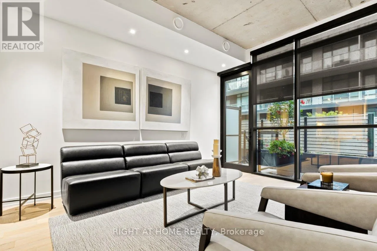 25 - 12 DERVOCK CRESCENT