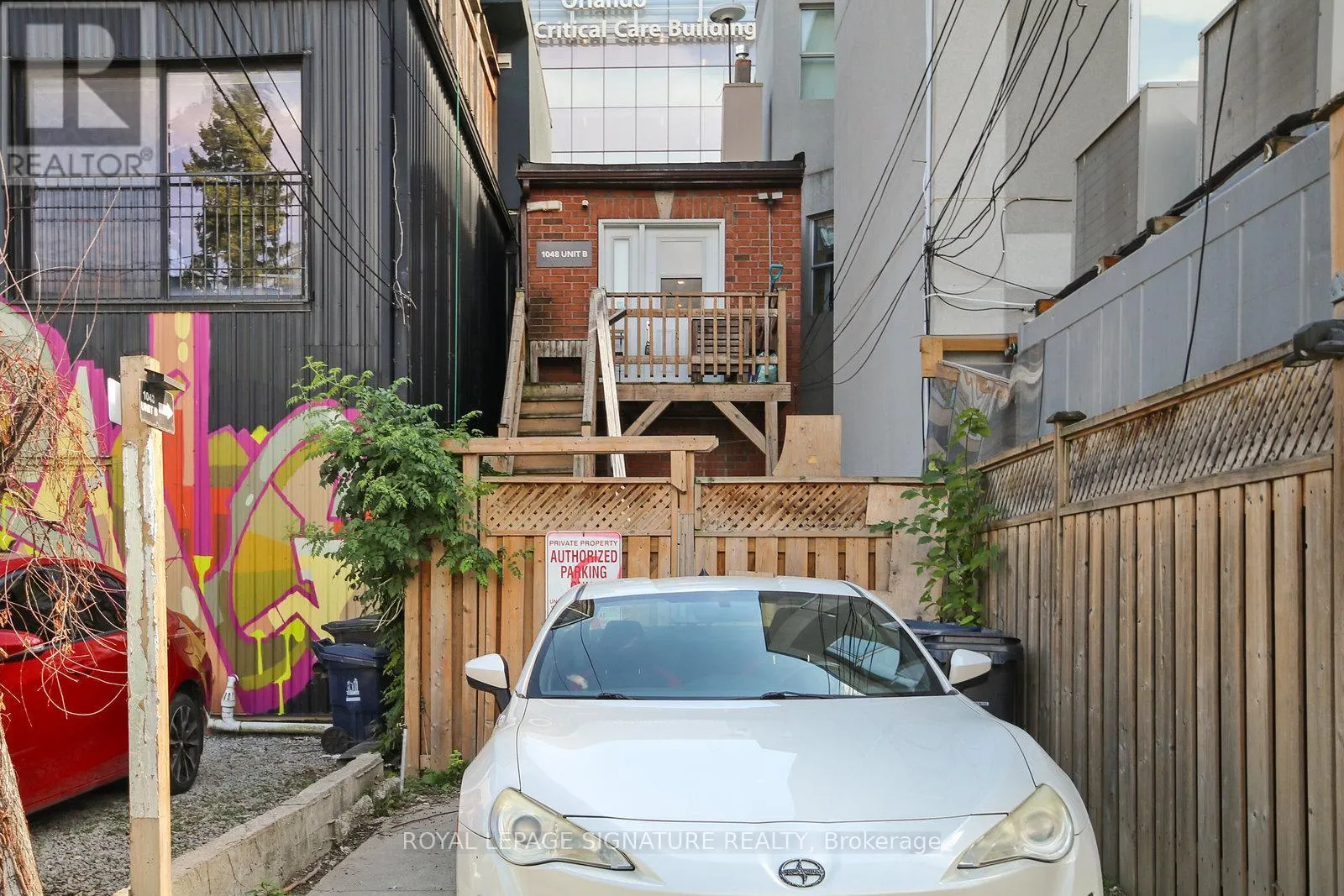 UPPER - 1048 QUEEN STREET W
