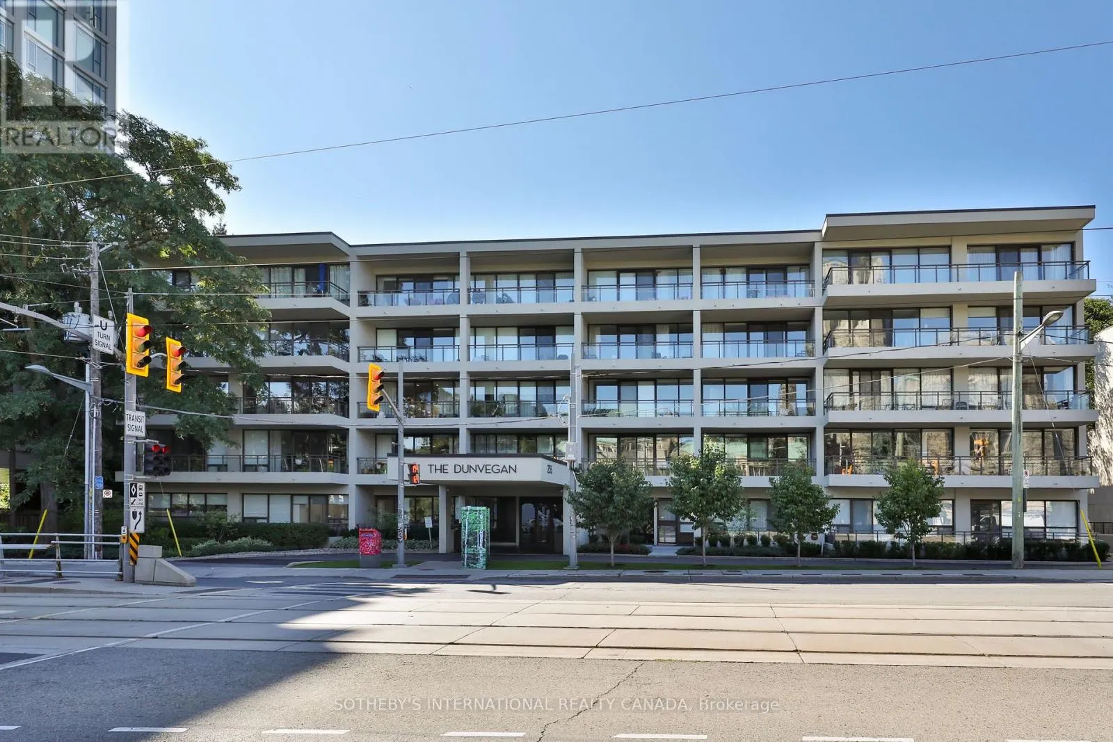 301 - 235 ST CLAIR AVENUE W