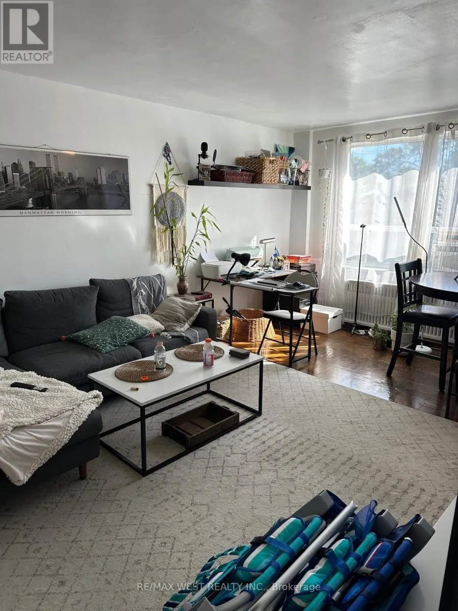 205 - 2550 BATHURST STREET