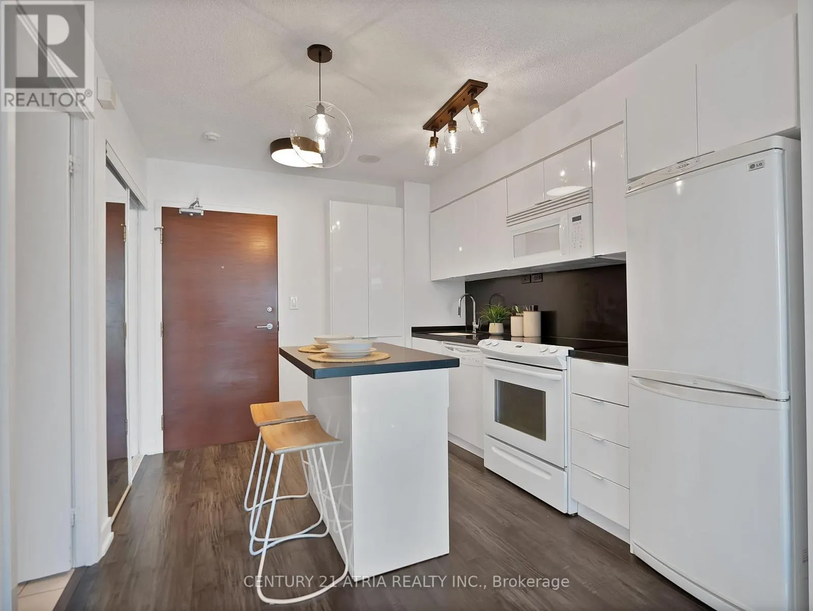 2103 - 15 ICEBOAT TERRACE